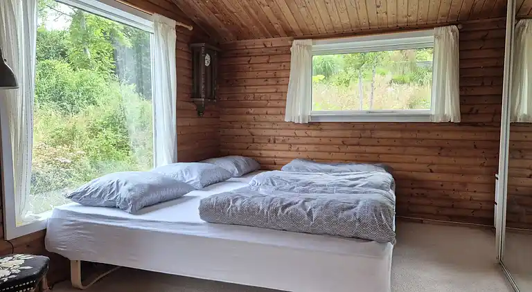 Hyggeligt sommerhus med udsigt til naturen.
