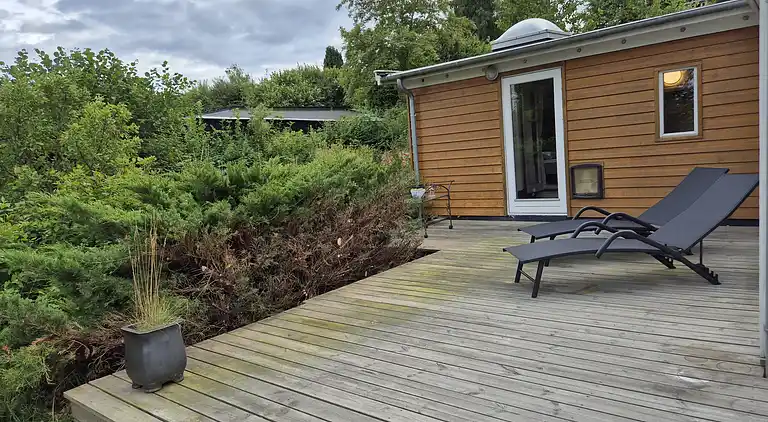 Hyggeligt sommerhus med udsigt til naturen.