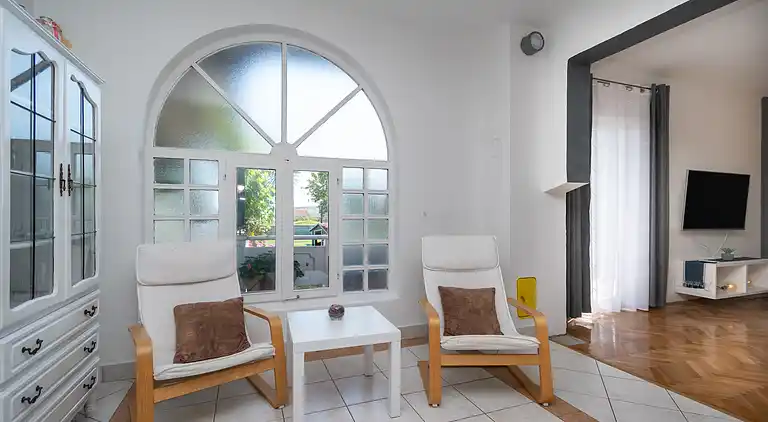 3-Zimmer-Ferienwohnung mit Terrasse Ljubac, Zadar (A-5831-a)