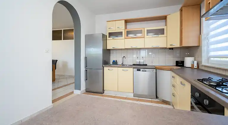 3-Zimmer-Ferienwohnung mit Terrasse Ljubac, Zadar (A-5831-a)