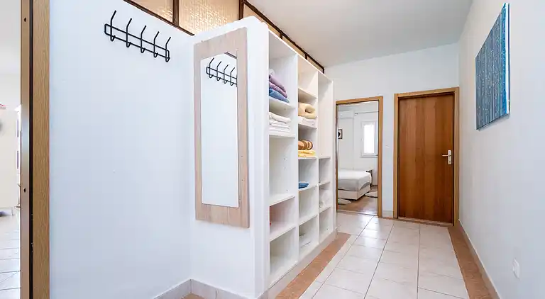 3-Zimmer-Ferienwohnung mit Terrasse Ljubac, Zadar (A-5831-a)
