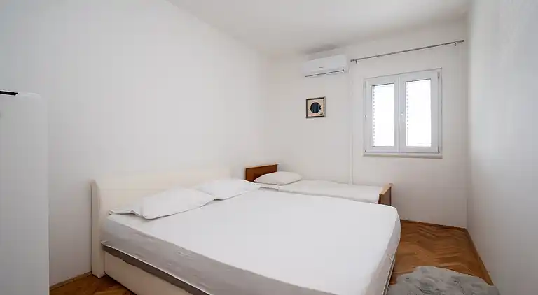 3-Zimmer-Ferienwohnung mit Terrasse Ljubac, Zadar (A-5831-a)