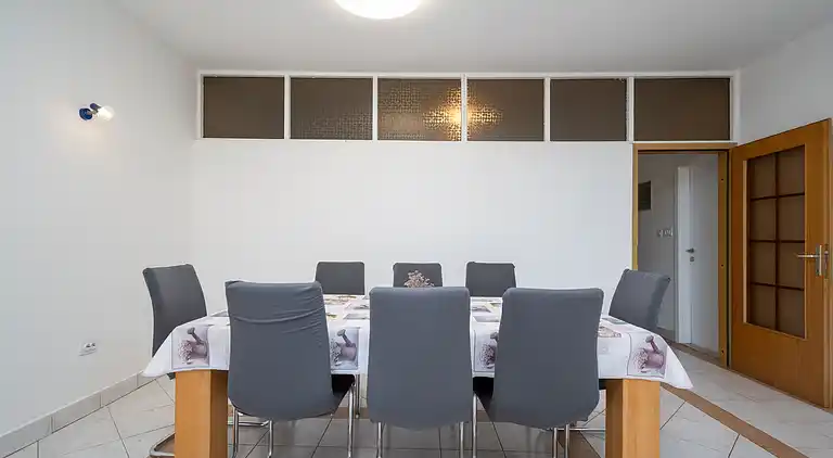 3-Zimmer-Ferienwohnung mit Terrasse Ljubac, Zadar (A-5831-a)