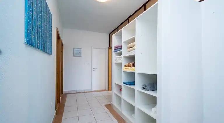 3-Zimmer-Ferienwohnung mit Terrasse Ljubac, Zadar (A-5831-a)