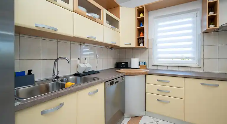 3-Zimmer-Ferienwohnung mit Terrasse Ljubac, Zadar (A-5831-a)