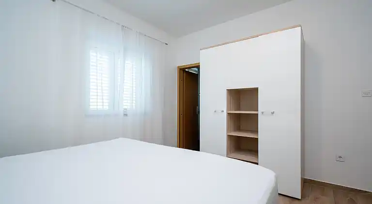 3-Zimmer-Ferienwohnung mit Terrasse Ljubac, Zadar (A-5831-a)