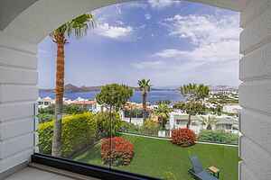 Superbe villa avec piscine privée et vues luxueuses