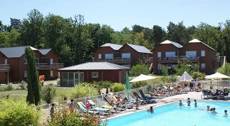 Ferielejlighed i Luzé