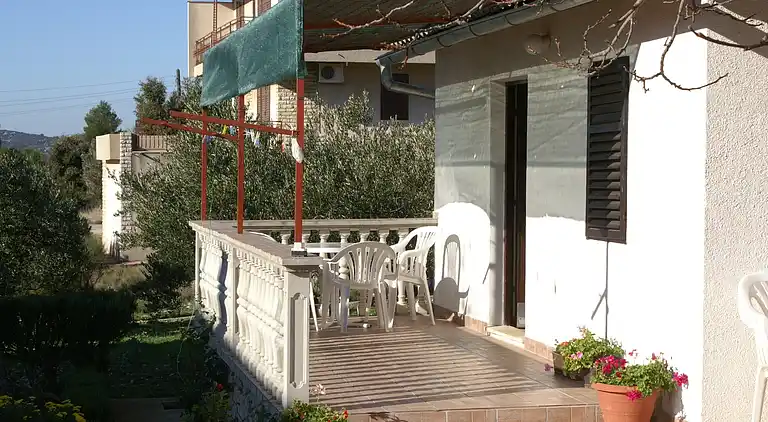 Studio Appartement mit Terrasse Grebastica, Sibenik