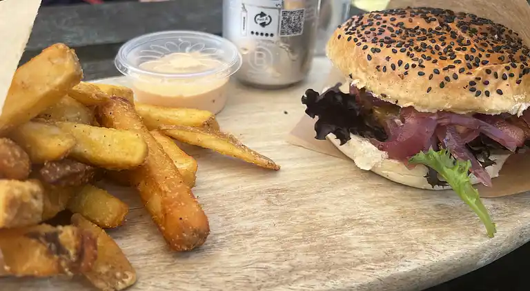 Gemütlich saniertes Haus auf großem Privatgrund