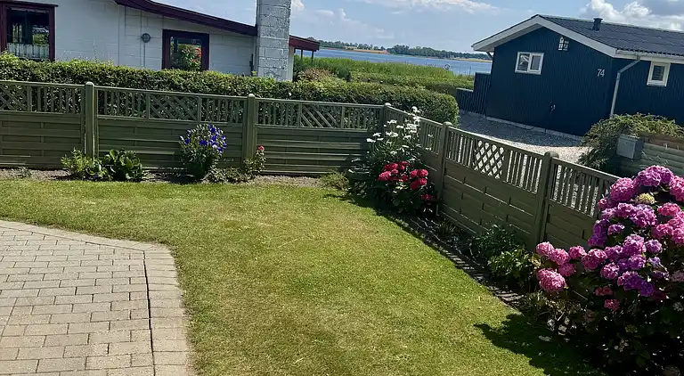 Hyggeligt sommerhus med kig til Kerteminde Fjord.