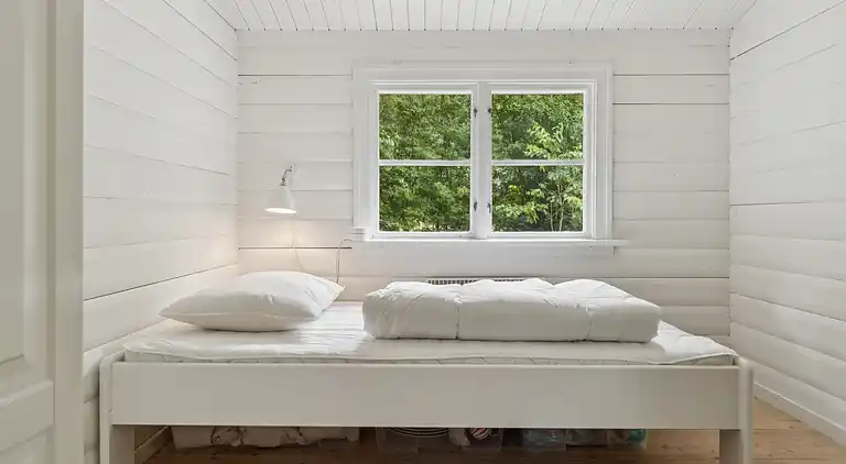 Tømmerhus i Dronningmølle, 150 m til stranden