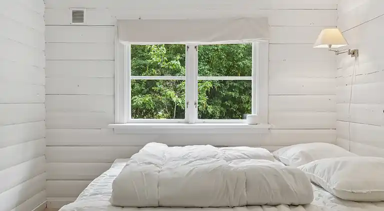 Tømmerhus i Dronningmølle, 150 m til stranden