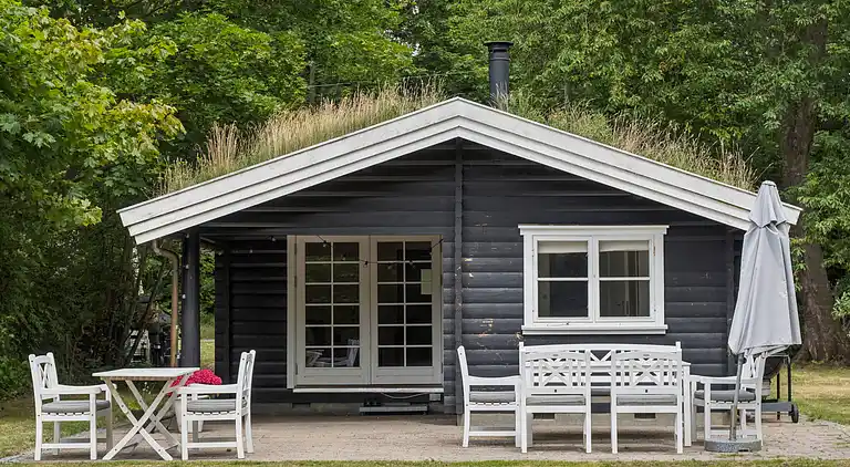 Tømmerhus i Dronningmølle, 150 m til stranden