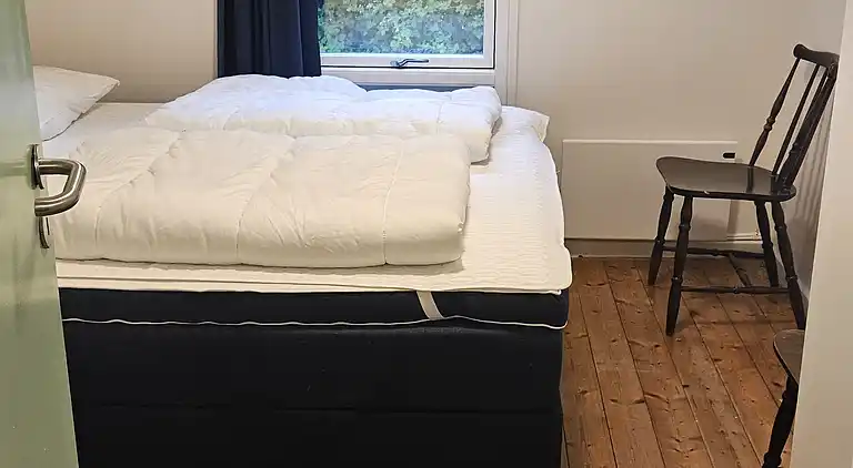 Velkommen til vores charmerende lille sommerhus!