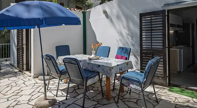 2-Zimmer-Haus am Strand Ivan Dolac, Hvar (K-140)