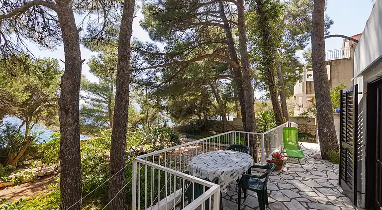 2-Zimmer-Haus am Strand Ivan Dolac, Hvar (K-140)