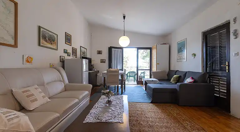 2-Zimmer-Haus am Strand Ivan Dolac, Hvar (K-140)