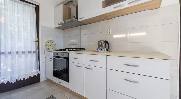 2-Zimmer-Haus am Strand Ivan Dolac, Hvar (K-140)