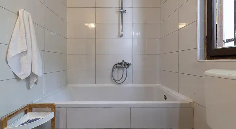 2-Zimmer-Haus am Strand Ivan Dolac, Hvar (K-140)