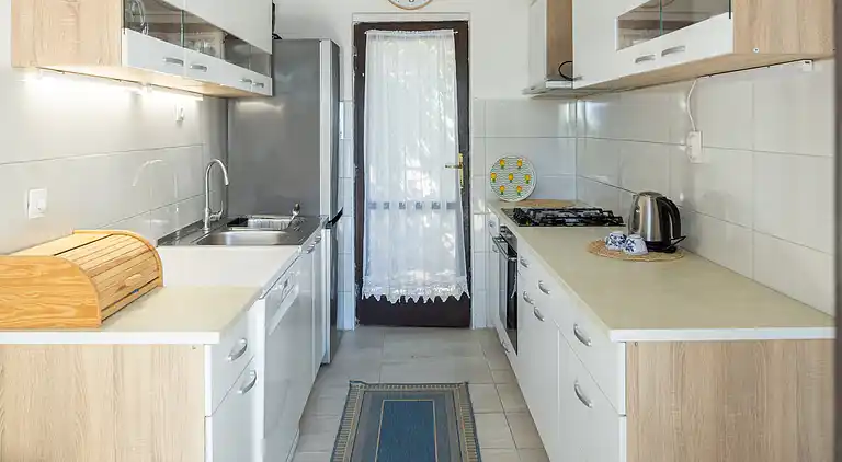 2-Zimmer-Haus am Strand Ivan Dolac, Hvar (K-140)
