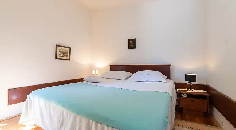 2-Zimmer-Haus am Strand Ivan Dolac, Hvar (K-140)