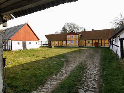 Lyrsbyvej 44