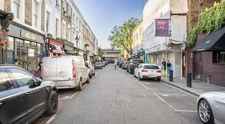 Cottage in Woolton Hill