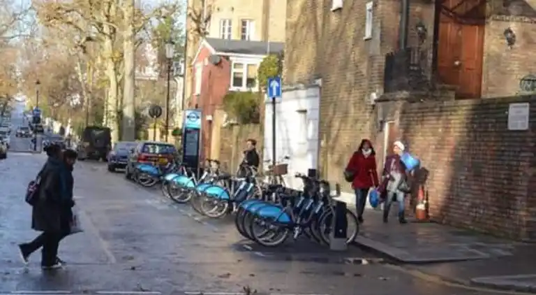 Cottage in Woolton Hill