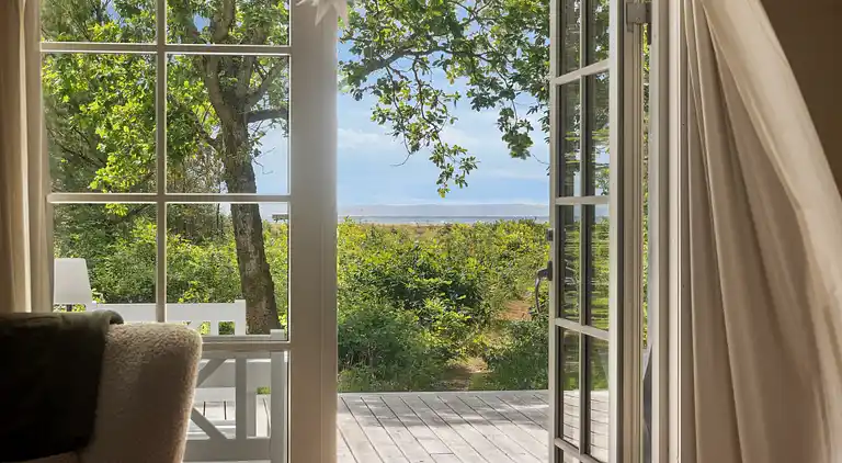 Ruhe, Natur, Schutz und Blick über den Fjord