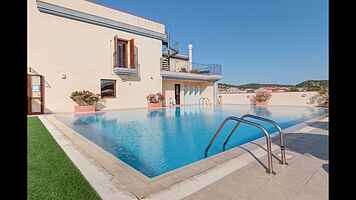 Stylish Residence Le Fontane 1 Bedroom Apartment sleeps 2 