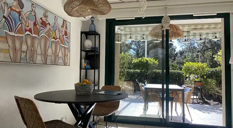 Bikini, eine Wohnung in der Nähe des Platzes