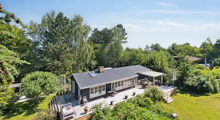 Familievenligt sommerhus tæt på strand og natur
