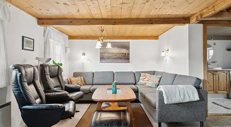 Hyggeligt sommerhus med kig til Vesterhavet
