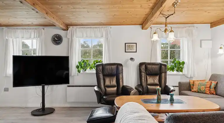 Hyggeligt sommerhus med kig til Vesterhavet