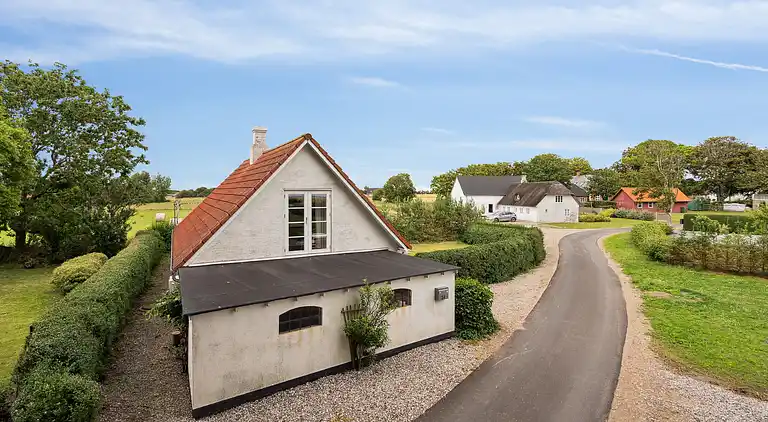 Hyggeligt sommerhus med kig til Vesterhavet