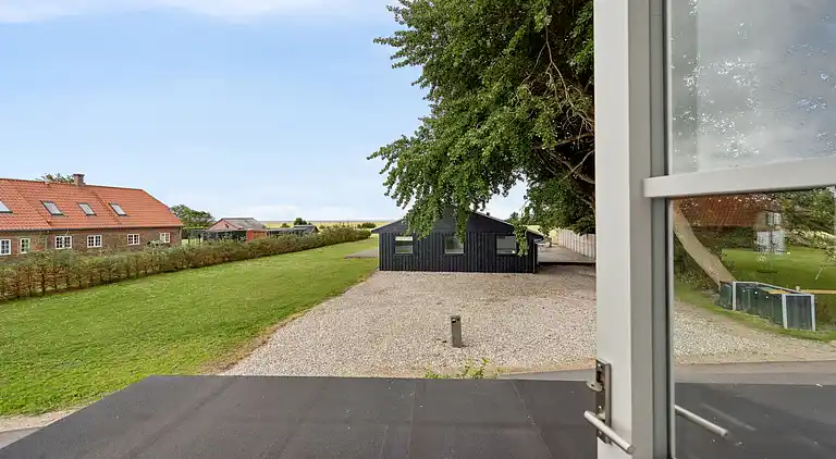 Hyggeligt sommerhus med kig til Vesterhavet
