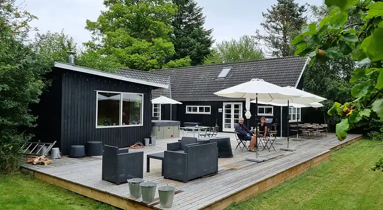 Moderne hus til kip med udespa og sauna 