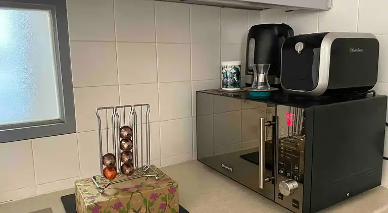 Cosy Eiffel Tower Design Studio