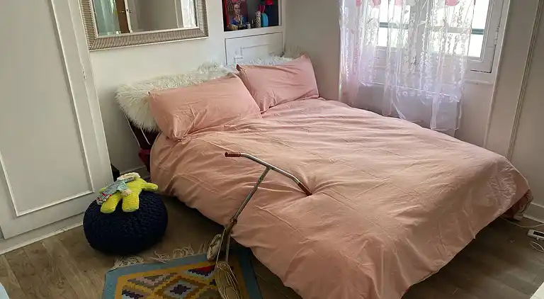 Cosy Eiffel Tower Design Studio