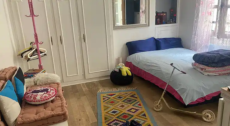 Cosy Eiffel Tower Design Studio