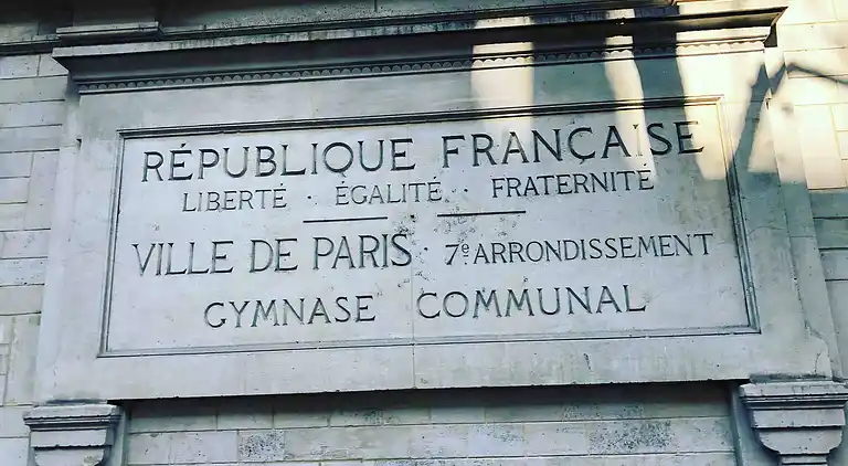 Cosy Eiffel Tower Design Studio