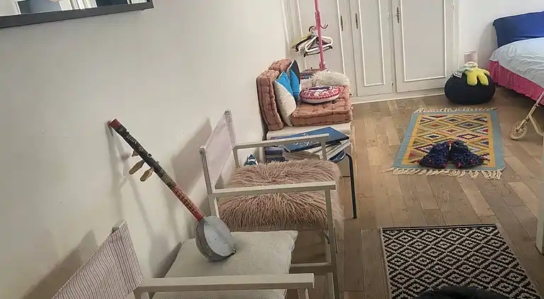 Cosy Eiffel Tower Design Studio