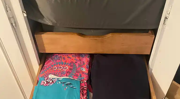 Cosy Eiffel Tower Design Studio