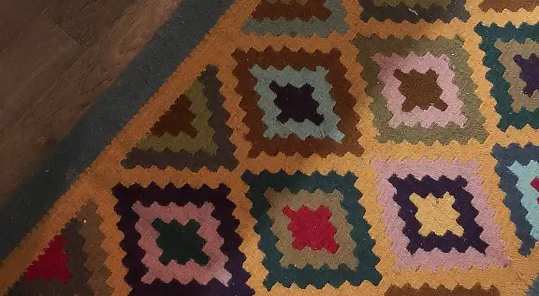 Cosy Eiffel Tower Design Studio