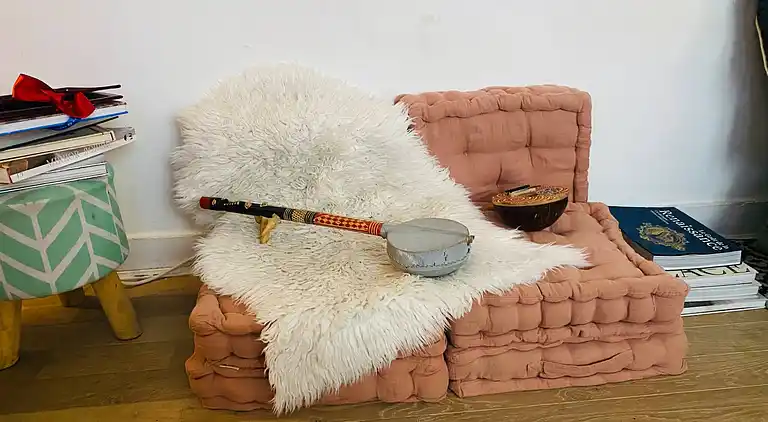 Cosy Eiffel Tower Design Studio