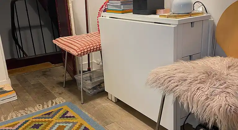 Cosy Eiffel Tower Design Studio