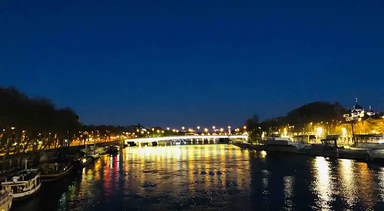 Cosy Eiffel Tower Design Studio