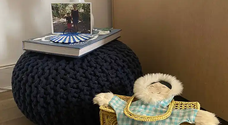 Cosy Eiffel Tower Design Studio