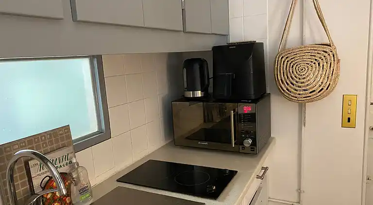 Cosy Eiffel Tower Design Studio